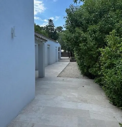 Des 3 Ponts, Piscine Au Calme Βίλα Νιμ